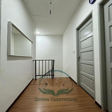 Zayyan Guesthouse Kuching Zewnętrze zdjęcie